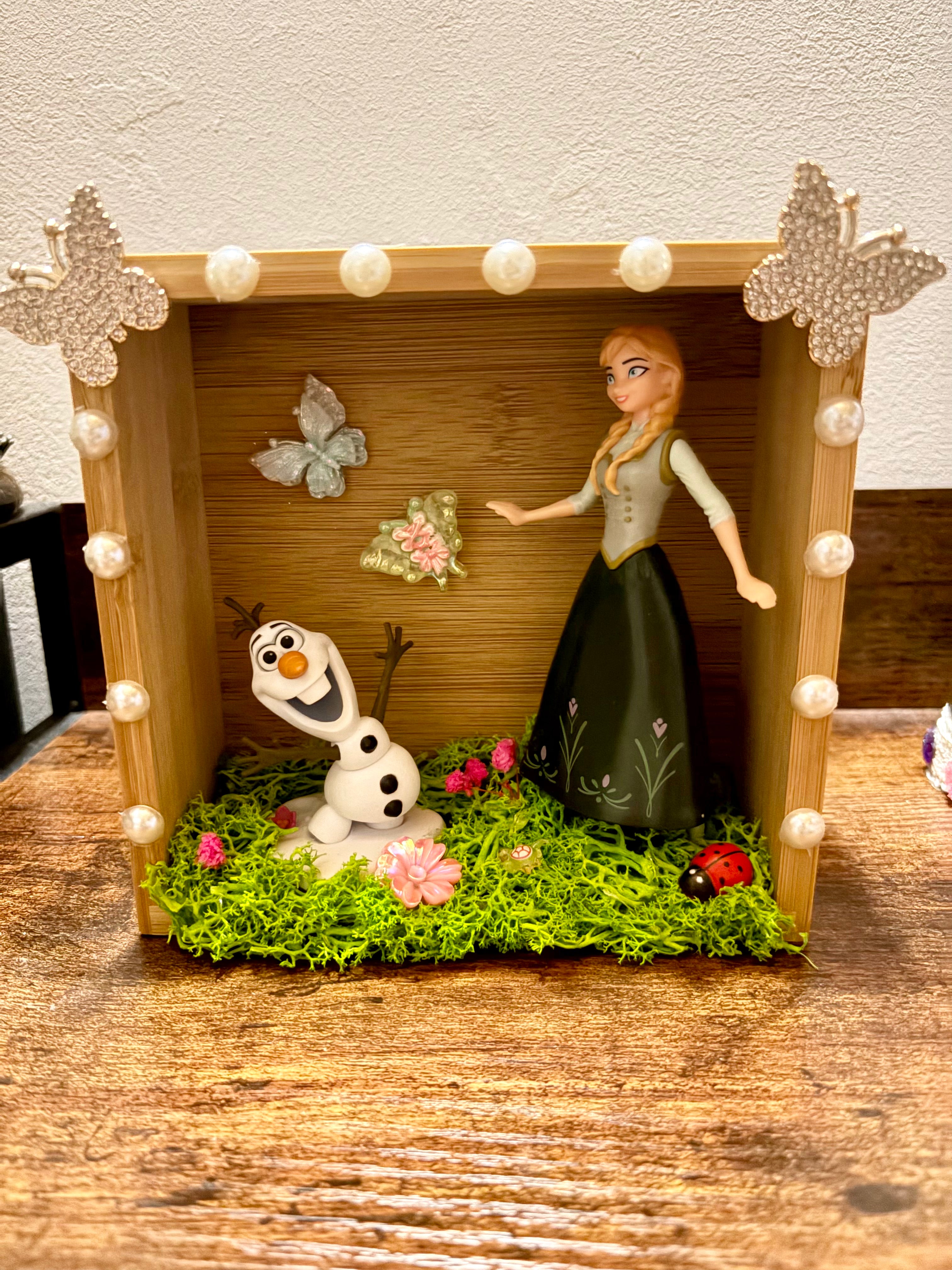 Décoration artisanale Reine des Neiges – Création faite main