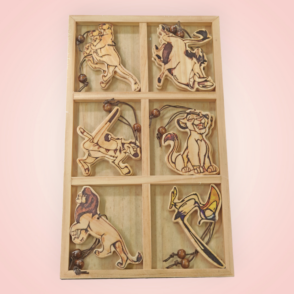 Ornement, bois, princesse ou Roi Lion
