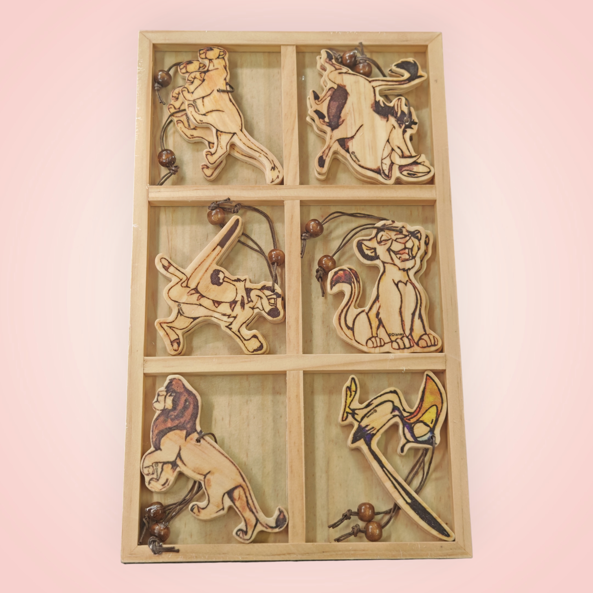 Ornement, bois, princesse ou Roi Lion