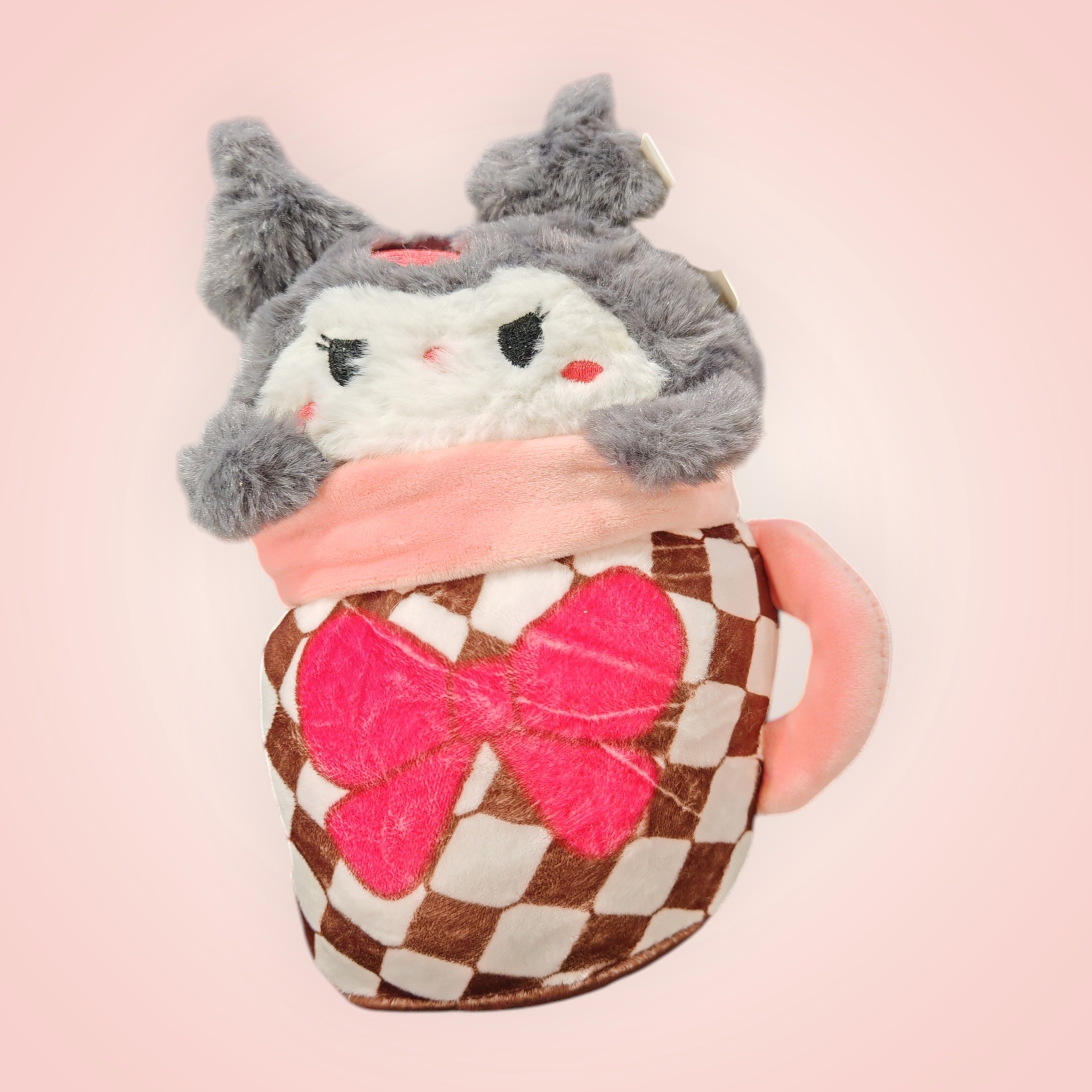 Peluche tasse kuromi