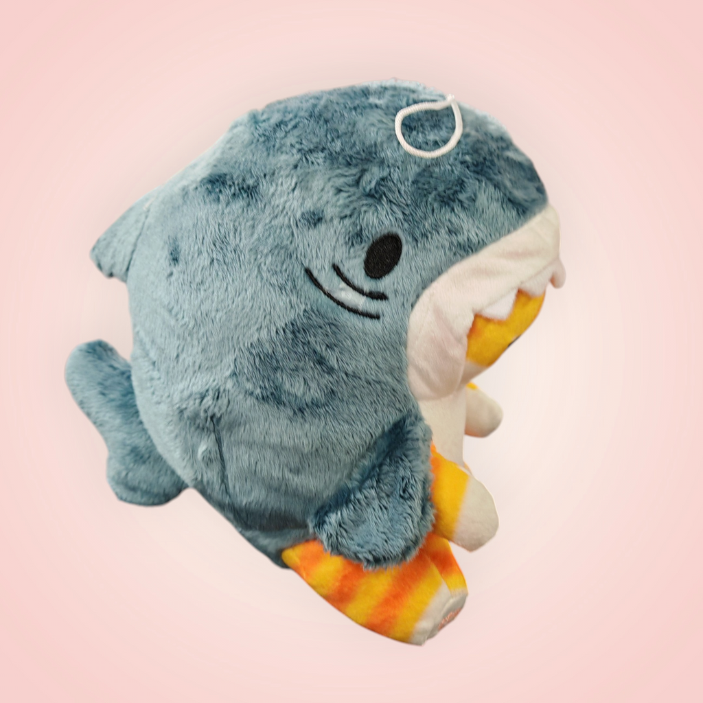 Peluche chat requin