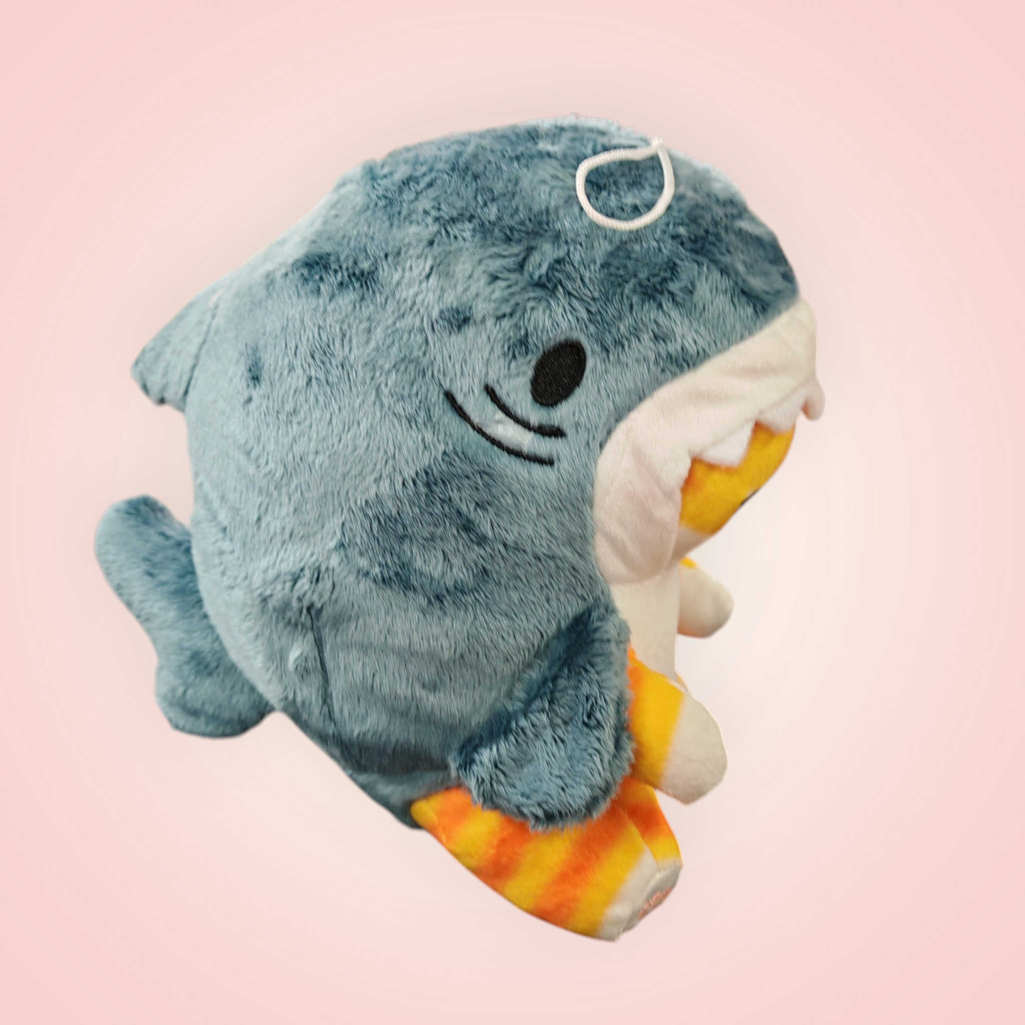 Peluche chat requin